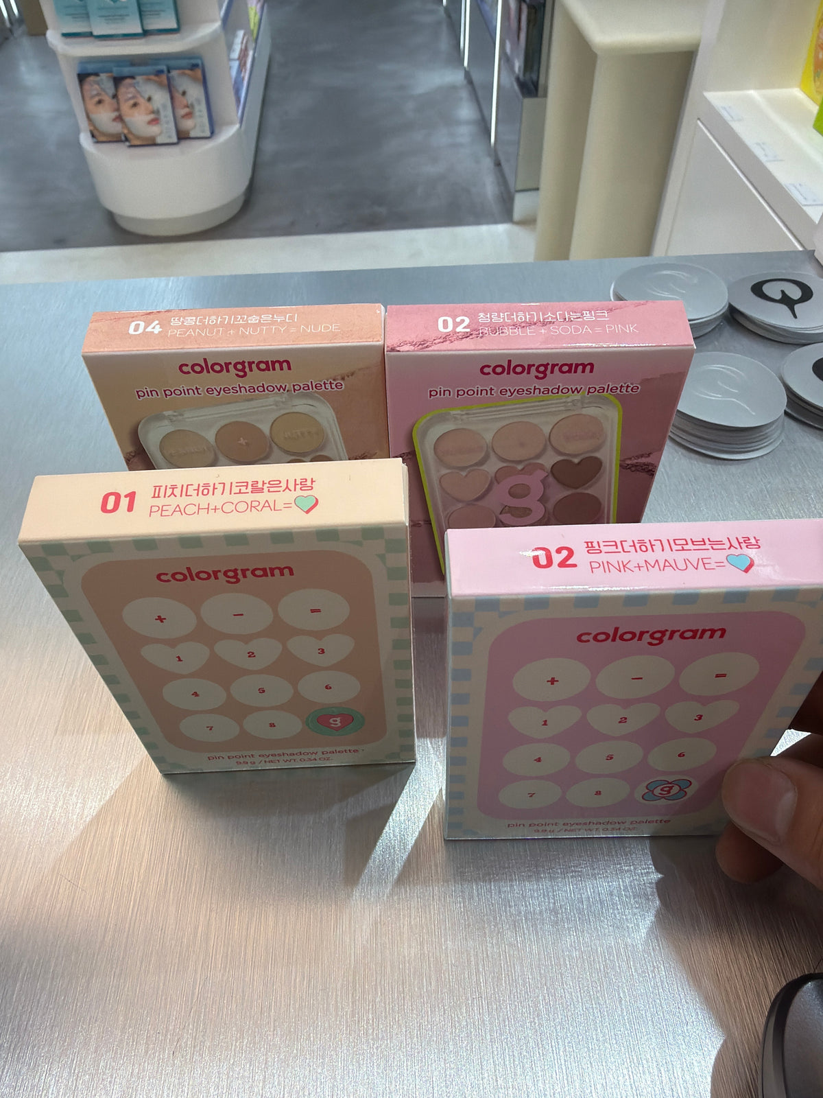 Colorgram pin point eyeshadow palette